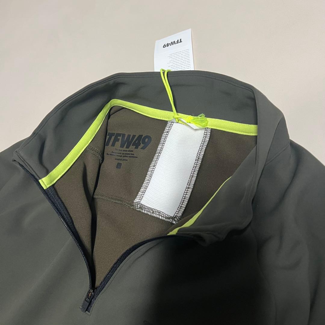 新品タグ付きTFW49 ハーフジップ　長袖シャツ　カーキ　Ｌ　ゴルフウェア