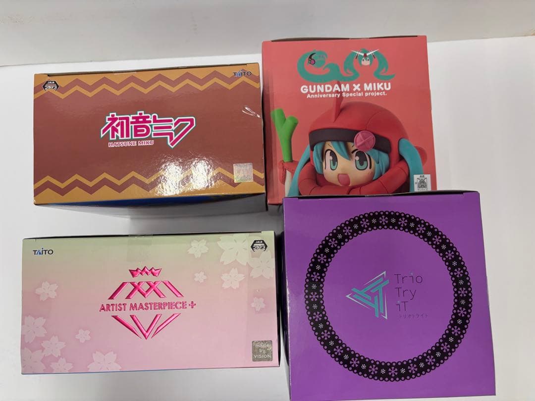 初音ミク 雪ミククロミ 他フィギュア