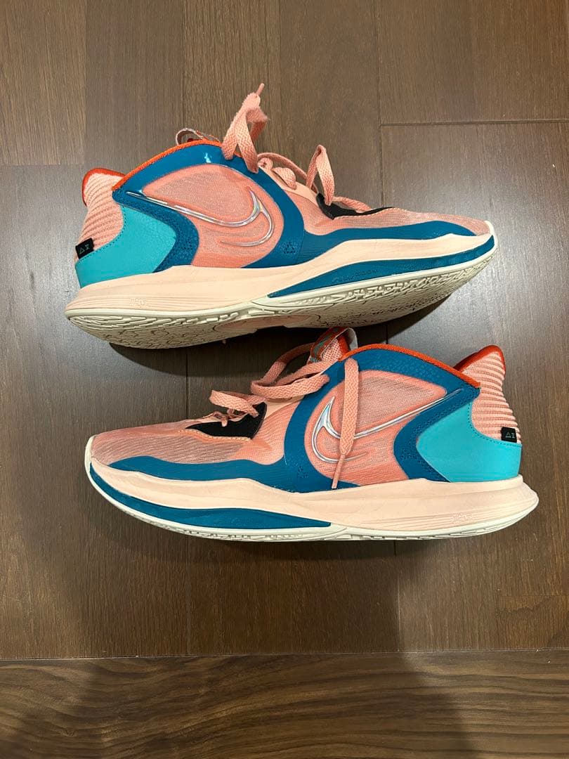 Nike kyrie 5 low カイリー