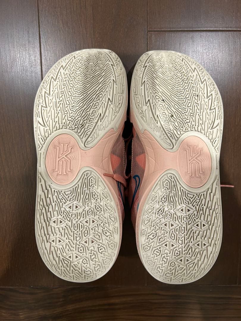 Nike kyrie 5 low カイリー