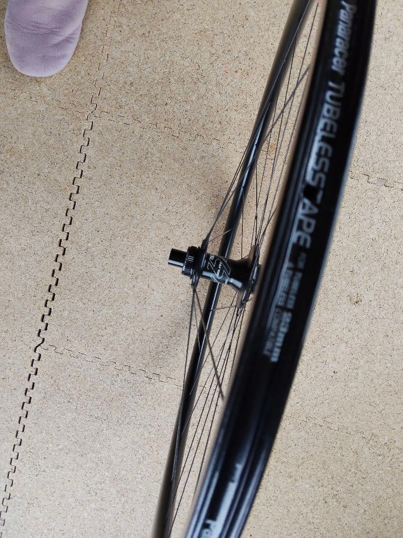 GIANT ホイール SLR1 DISC Carbon　700×17C