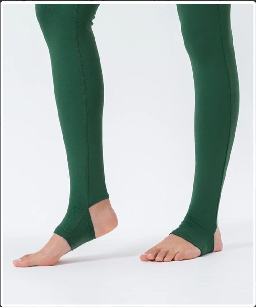 【SUKALA】タンクトップ+プレーントレンカレギンス　セット　新品