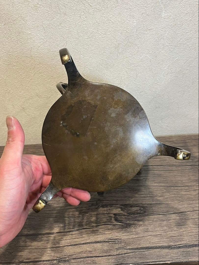 【送料込み】銅製　花瓶　青銅製の花立て 彫刻付き　フラワーベース　壺　生花花瓶