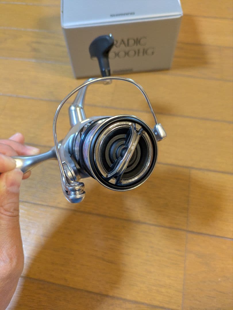 極美品！23STRADIC C3000HG スピニングリール
