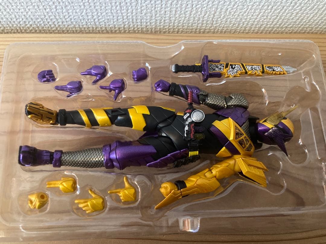 仮面ライダービルド ニンニンコミック フィギュアーツ 〔美品〕