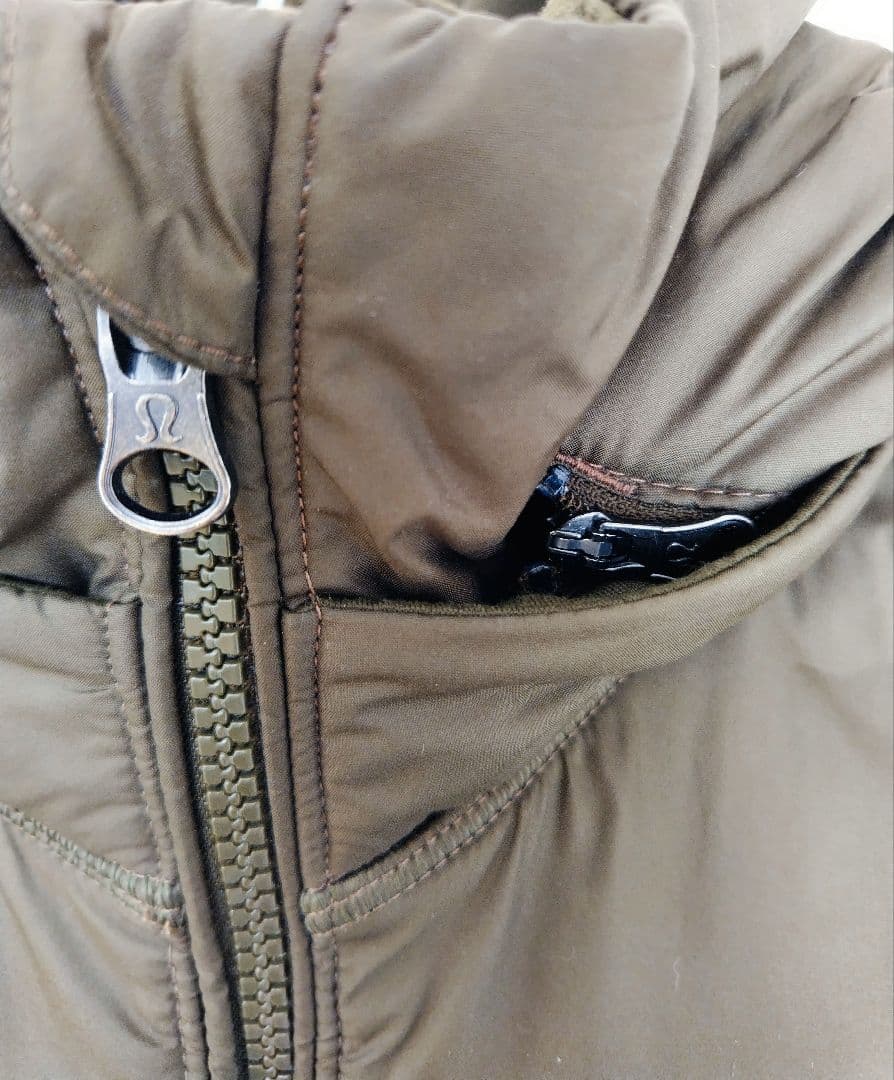 ルルレモン Ｆirst Mile Jacket サイズ4