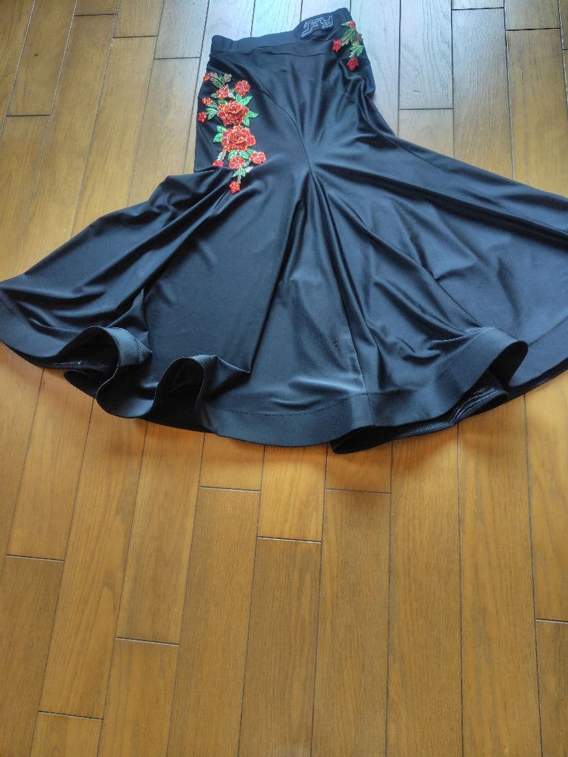 専用にさせて頂きました！！ ロングスカート１点です