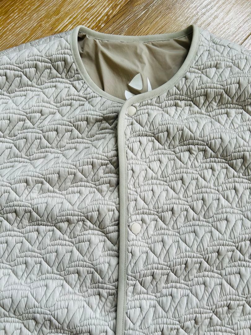 新品〈TM×UA〉ユニセックス　キルトリバーシブルジャケット　サイズXO