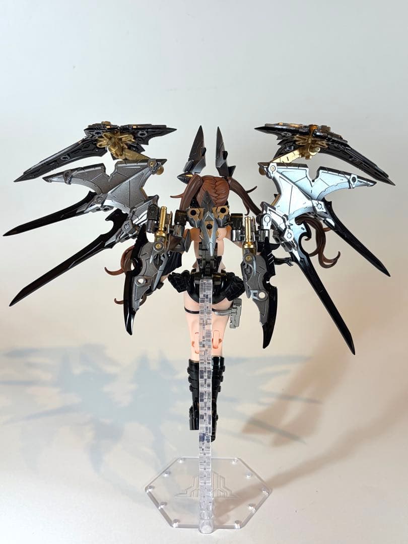 デザイアメイデン　レイダー　塗装済み完成品　メガミデバイス　コトブキヤ