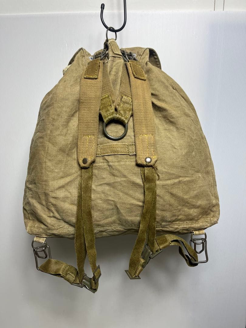 ヴィンテージ ミリタリーリュック（チェコ放出品60s）ストラップ付き
