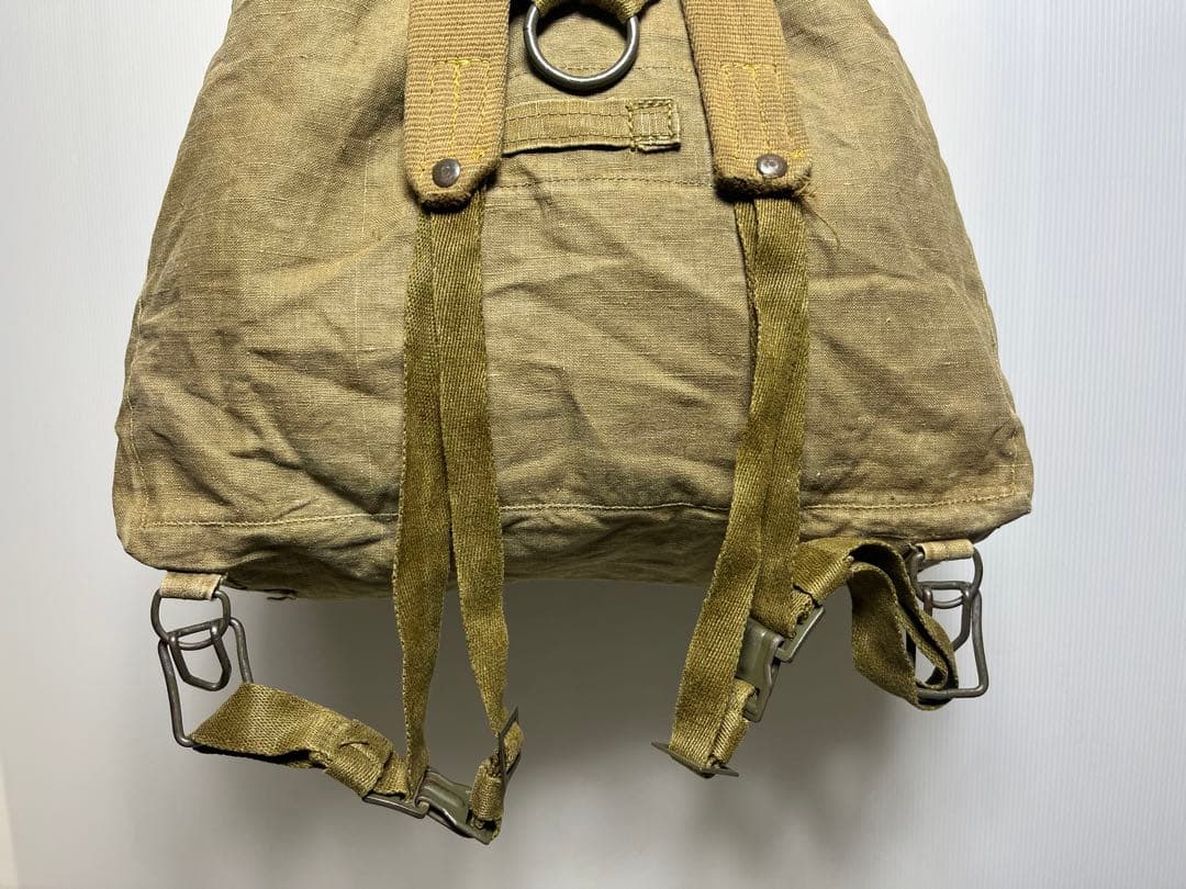 ヴィンテージ ミリタリーリュック（チェコ放出品60s）ストラップ付き