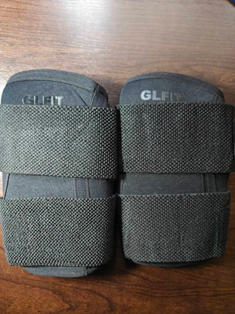 ‎ᯓ★新品‎ᯓ★ GLFIT ブラック リストバンド 左右セット