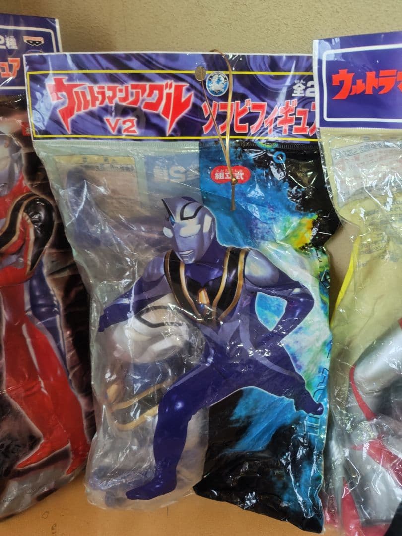 〈新品未組立〉バンプレスト とるとる愛テムDX ウルトラマン＆アグル＆ガイア