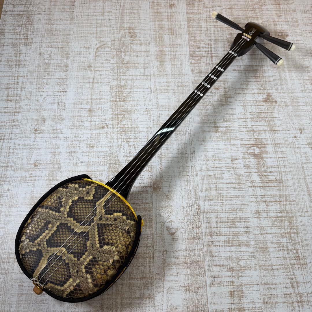 三線 本皮 本革 蛇皮 蛇革 三味線 琉球 沖縄　付属品多数