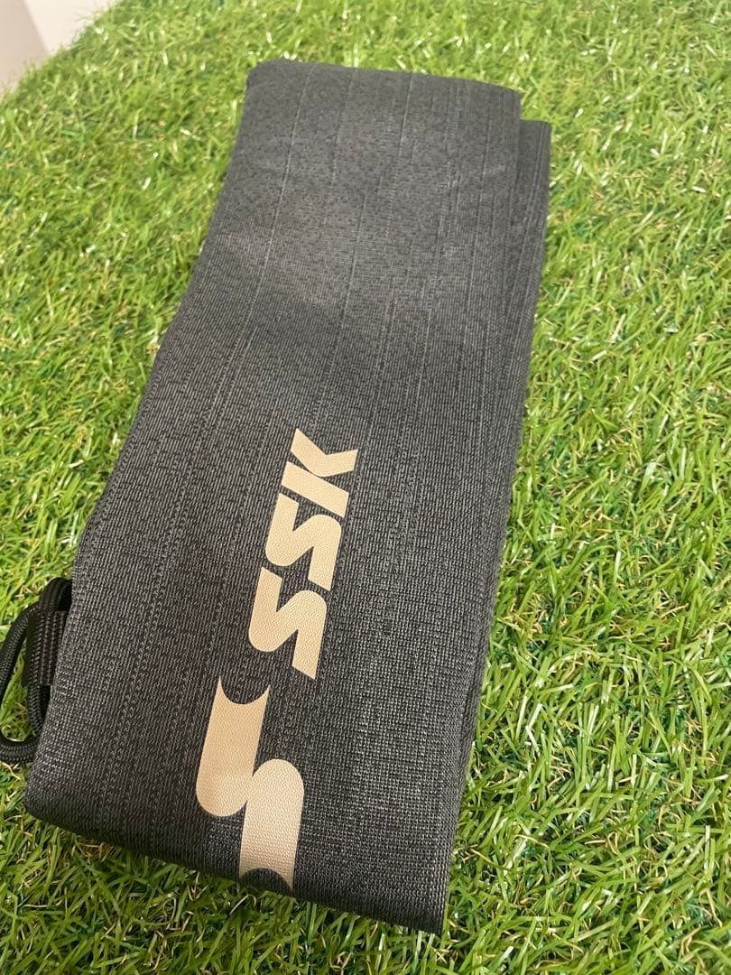 新品　軟式 大人 SSK MM23 84cm 740g ブラック×レッド