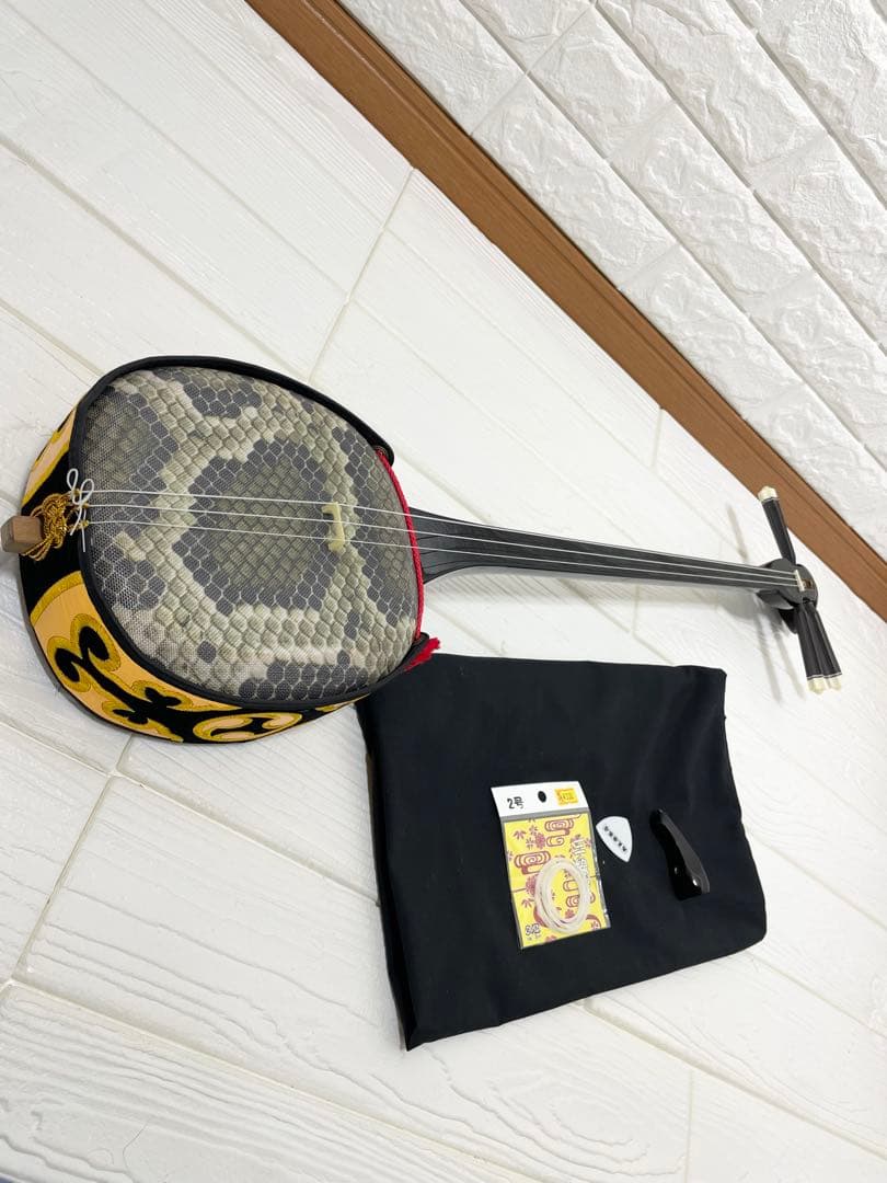 【美品】沖縄三味線 美品 人口皮 一式 三線 到着時すぐお使いできます。