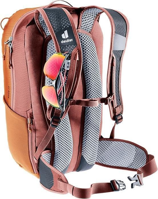 ドイター（9318）レース16（チェスナッツ×レッドウッド）バックパック【新品】