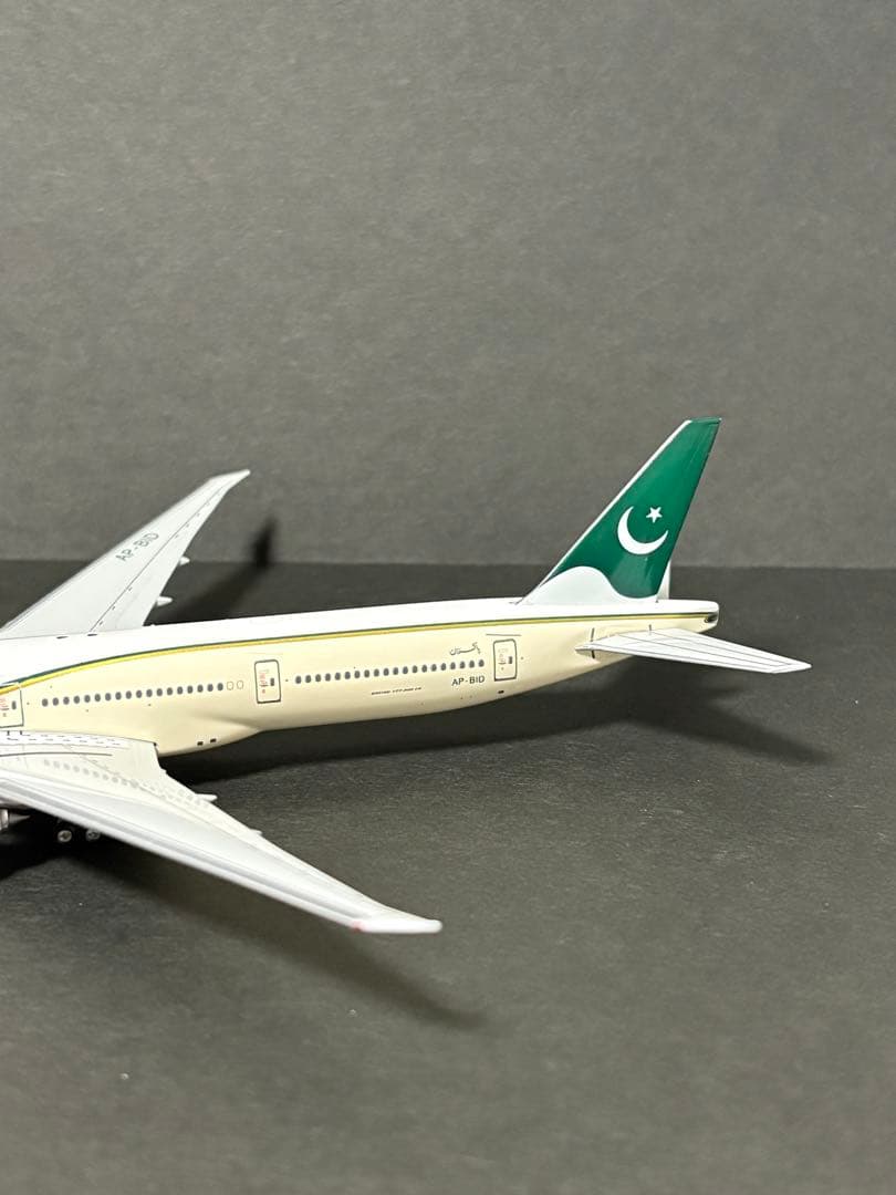 航空機・ヘリコプター 1/400 PIA B777-300ER Platinum Series