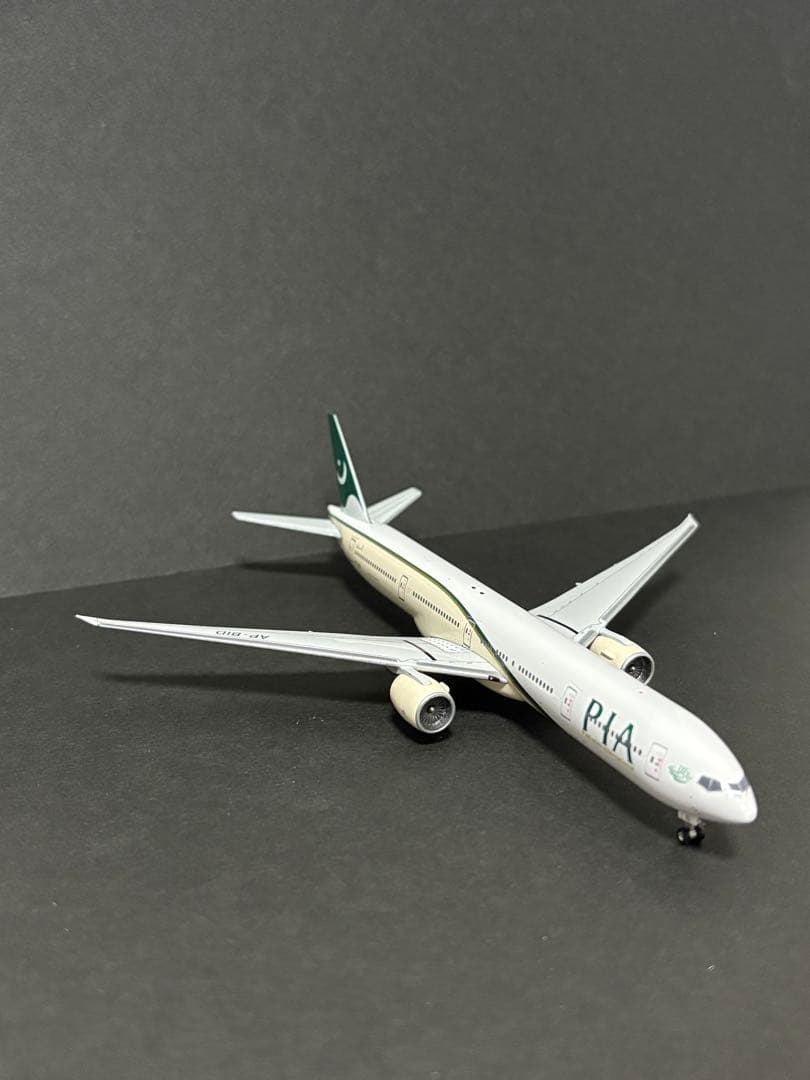 航空機・ヘリコプター 1/400 PIA B777-300ER Platinum Series