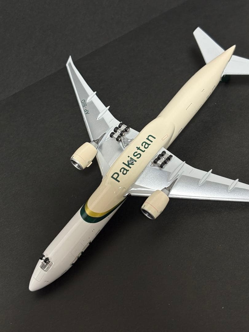 航空機・ヘリコプター 1/400 PIA B777-300ER Platinum Series
