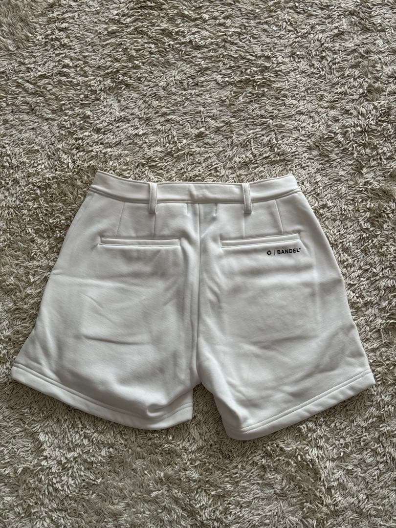 BANDEL ホワイト ショートパンツ