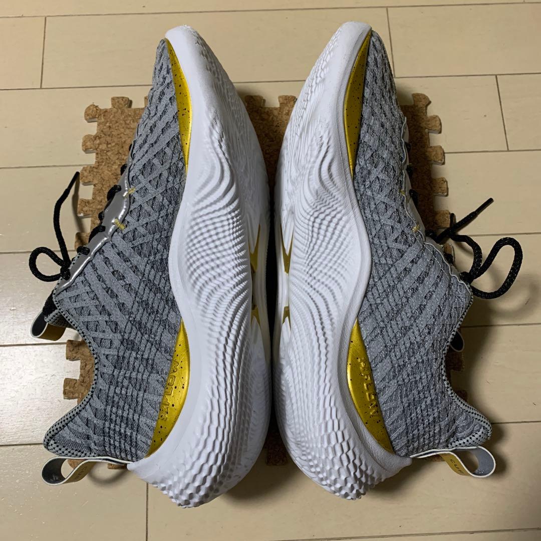 CURRY 10 YOUNG WOLF アンダーアーマー　31cm 美品