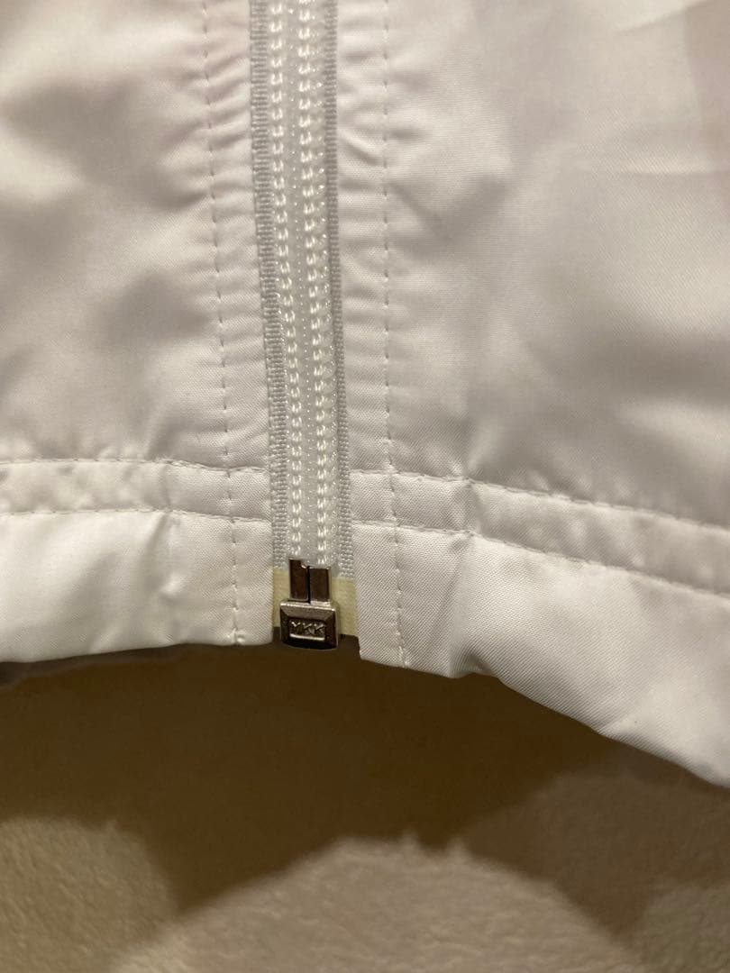 新品タグ付adidas製　慶應ウィンドブレーカー　L
