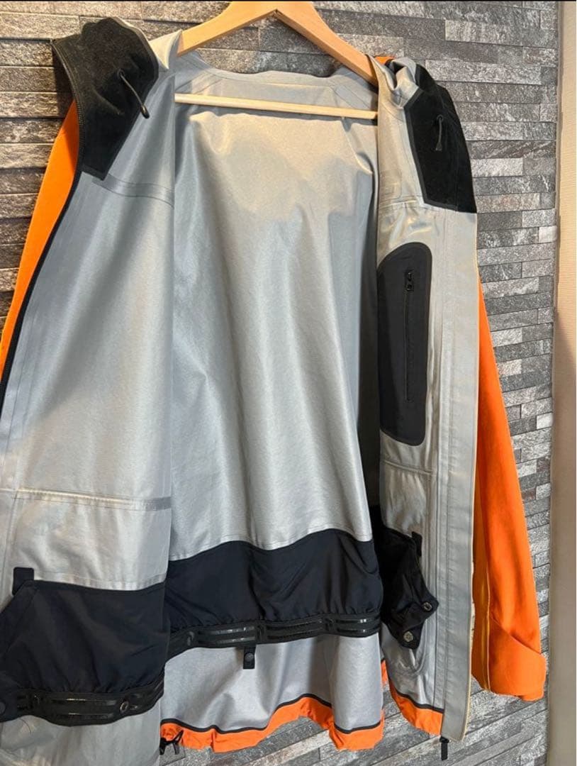 ピークパフォーマンス　バーティカルゴアテックス3L 上下XL 黄/橙