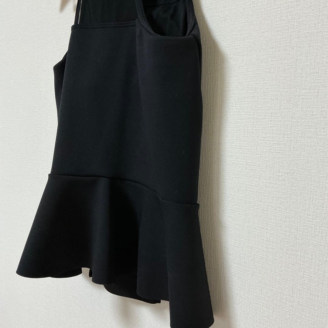 【新品】ALBOVE タンクトップ　ヨガウェア　カップ付き　ブラック