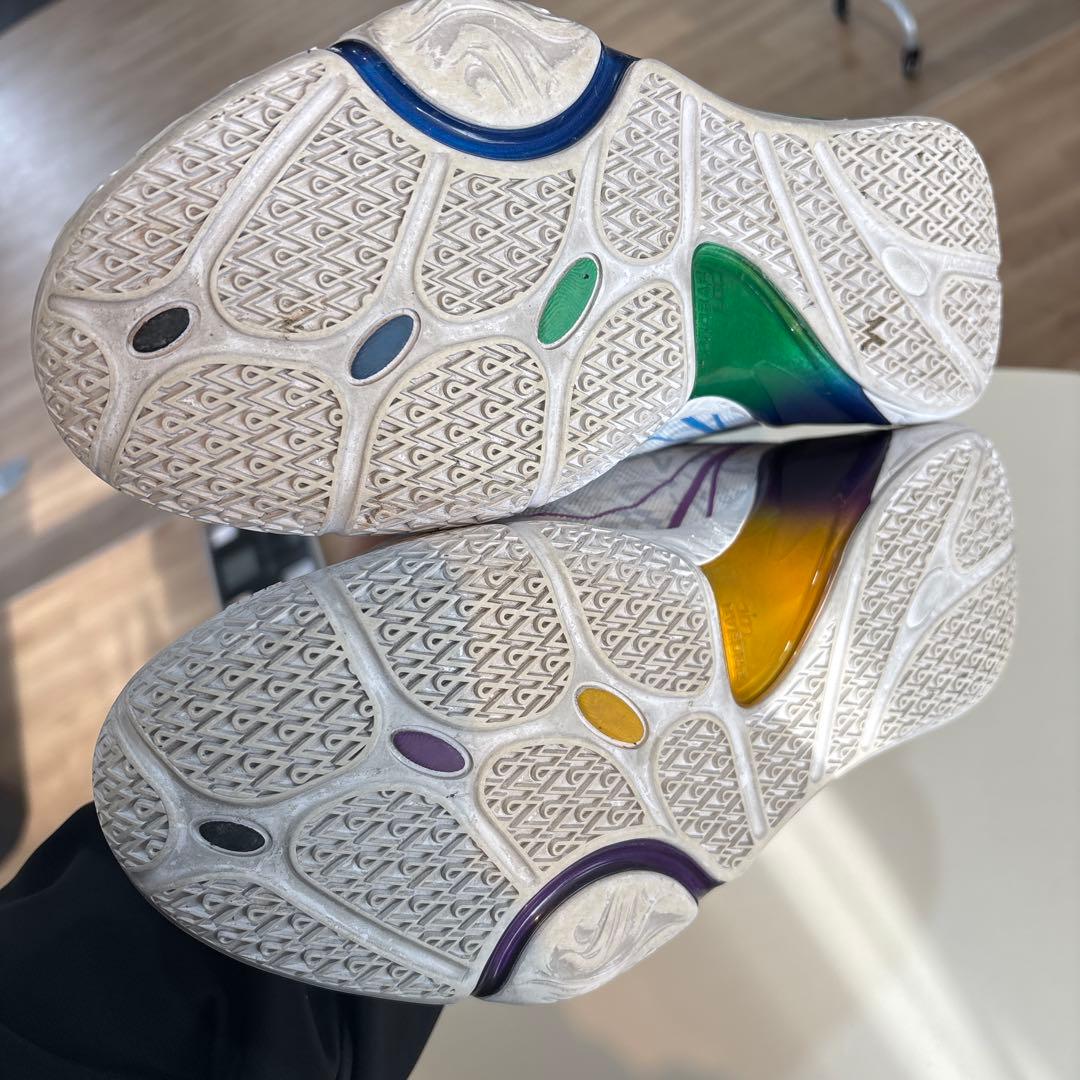 バスケットボールシューズ ホワイト/マルチカラー