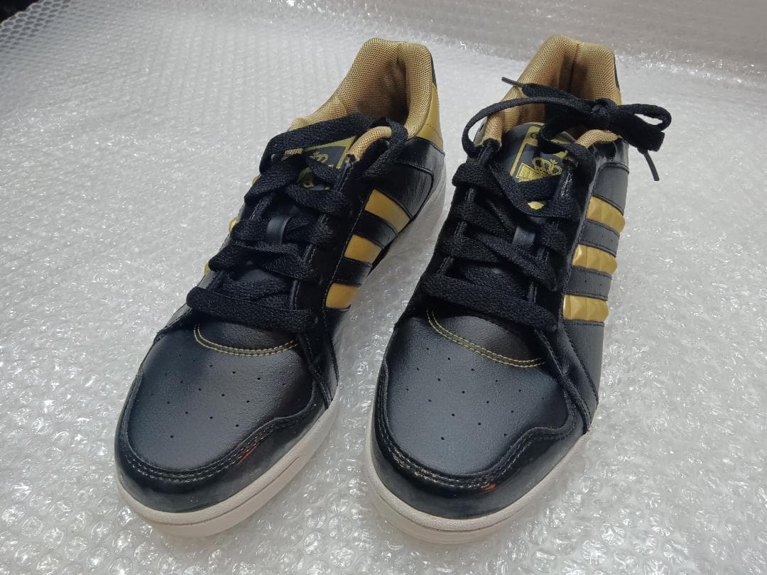 アディダズ adida ブラック ゴールド シューズ 黒 金 2121