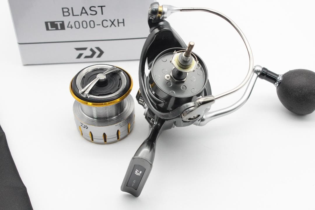 DAIWA ダイワ 18 ブラスト LT 4000-CXH スピニングリール