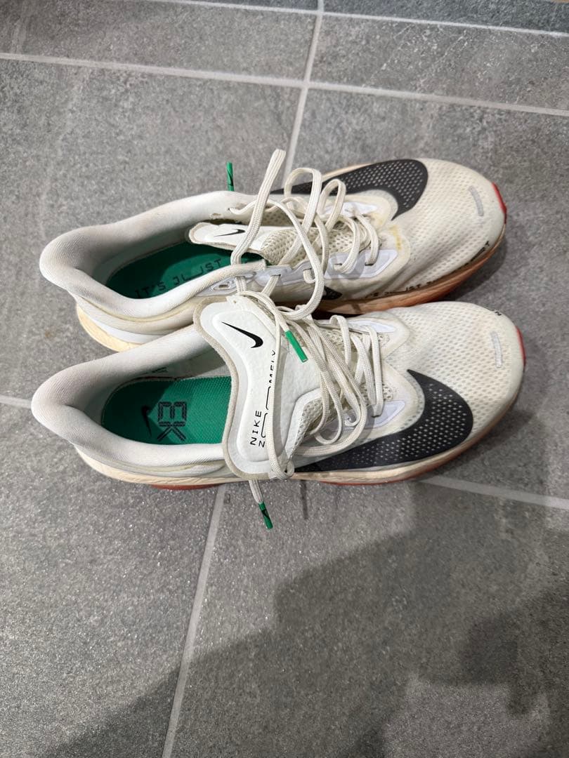 Nike ズームフライ6美品27、5センチ