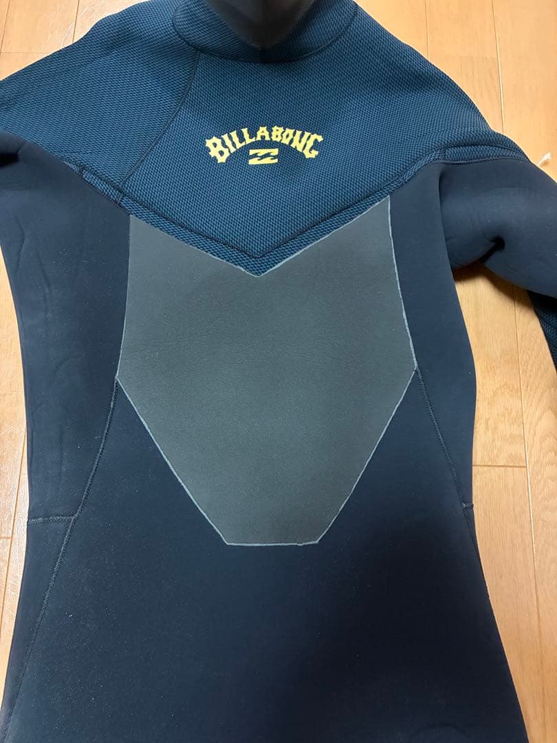 BILLABONG フロントジップ　セミドライ　メンズ