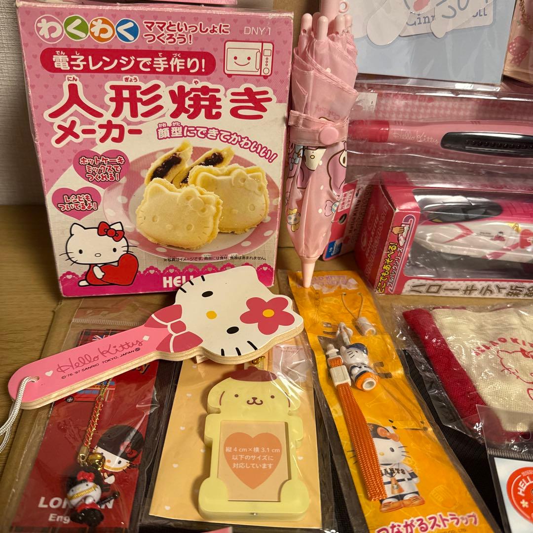サンリオ　ハローキティ グッズセット まとめ売り　ストラップ　ペン　雑貨