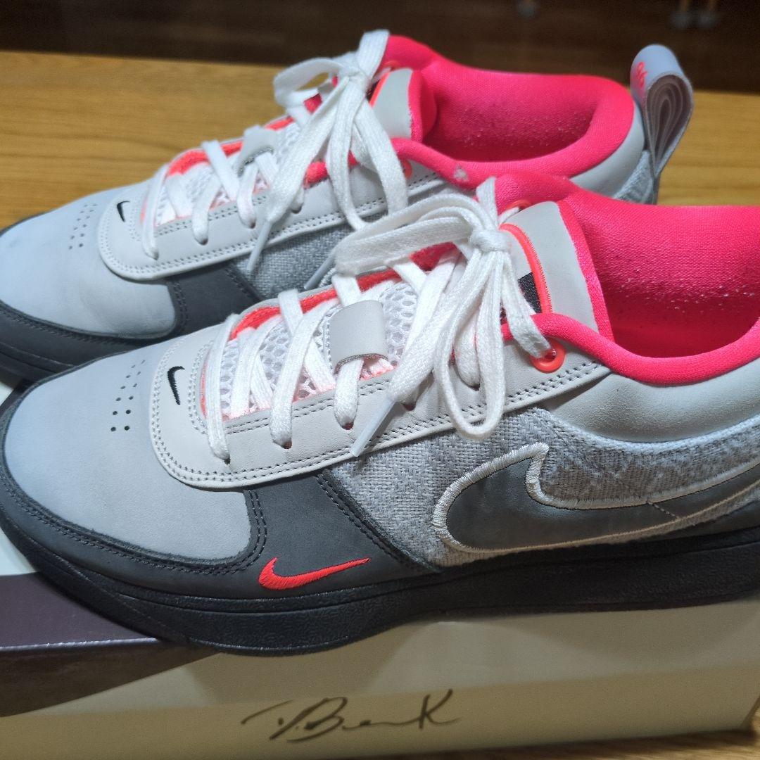 ナイキNIKE BOOK1 EPレッド