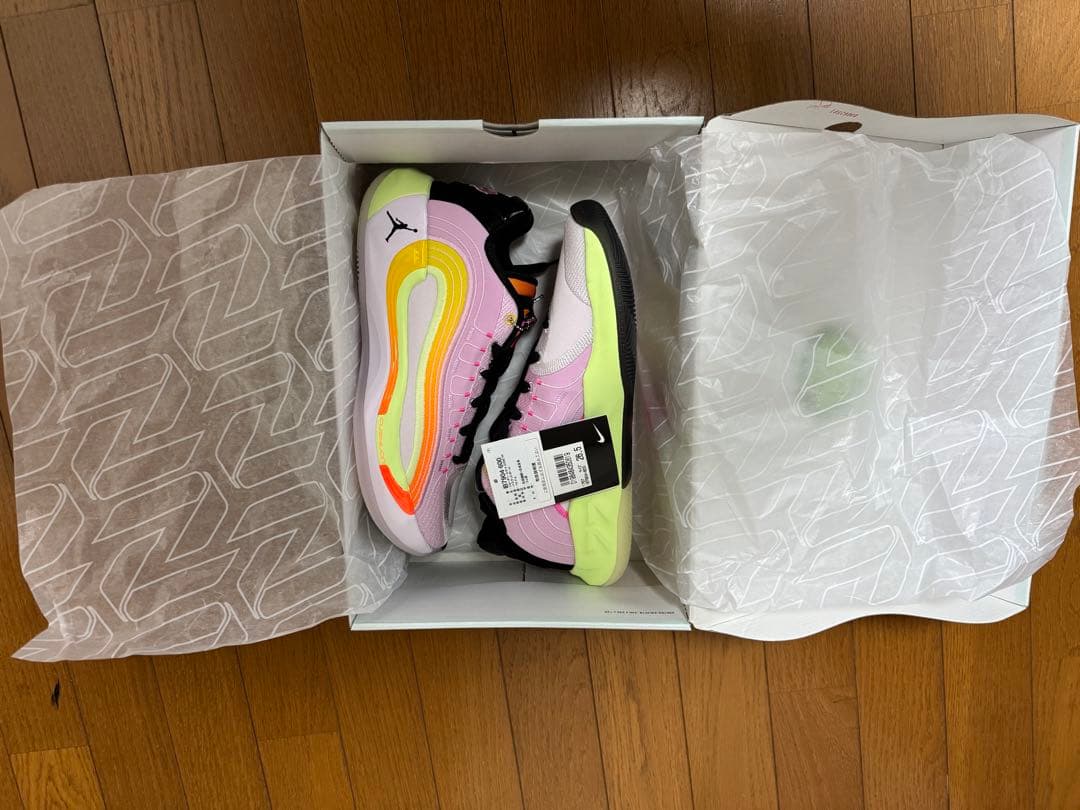 ルカ4 26.5cm Jordan バスケットボールシューズ ピンク/イエロー