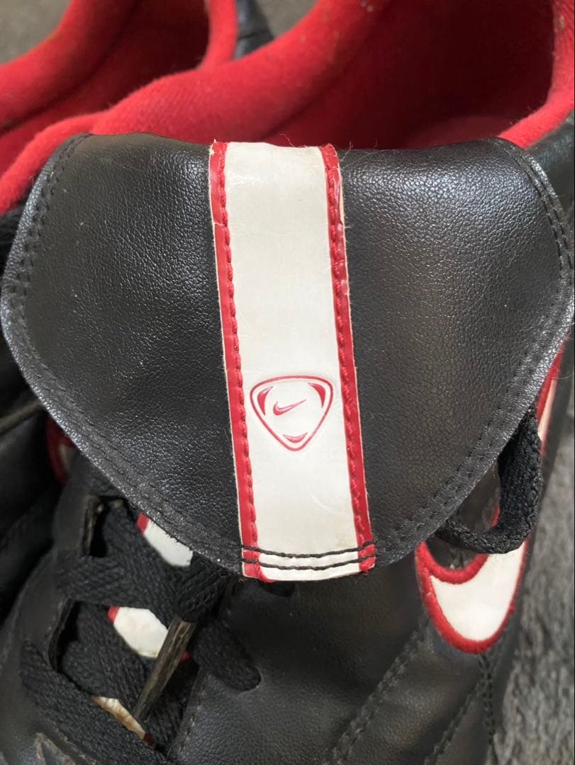 Nike Tiempo 750 サッカーシューズ ブラック/レッド