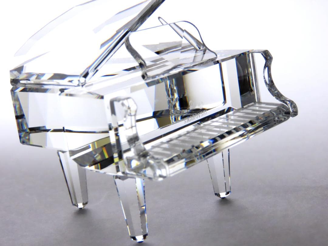 【スワロフスキー】　　ピアノ　　SWAROVSKI