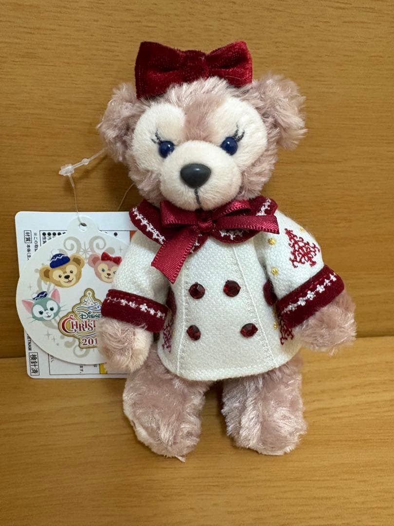 新品未使用品ダッフィーアンドフレンズ2018年クリスマスぬいぐるみバッチセット