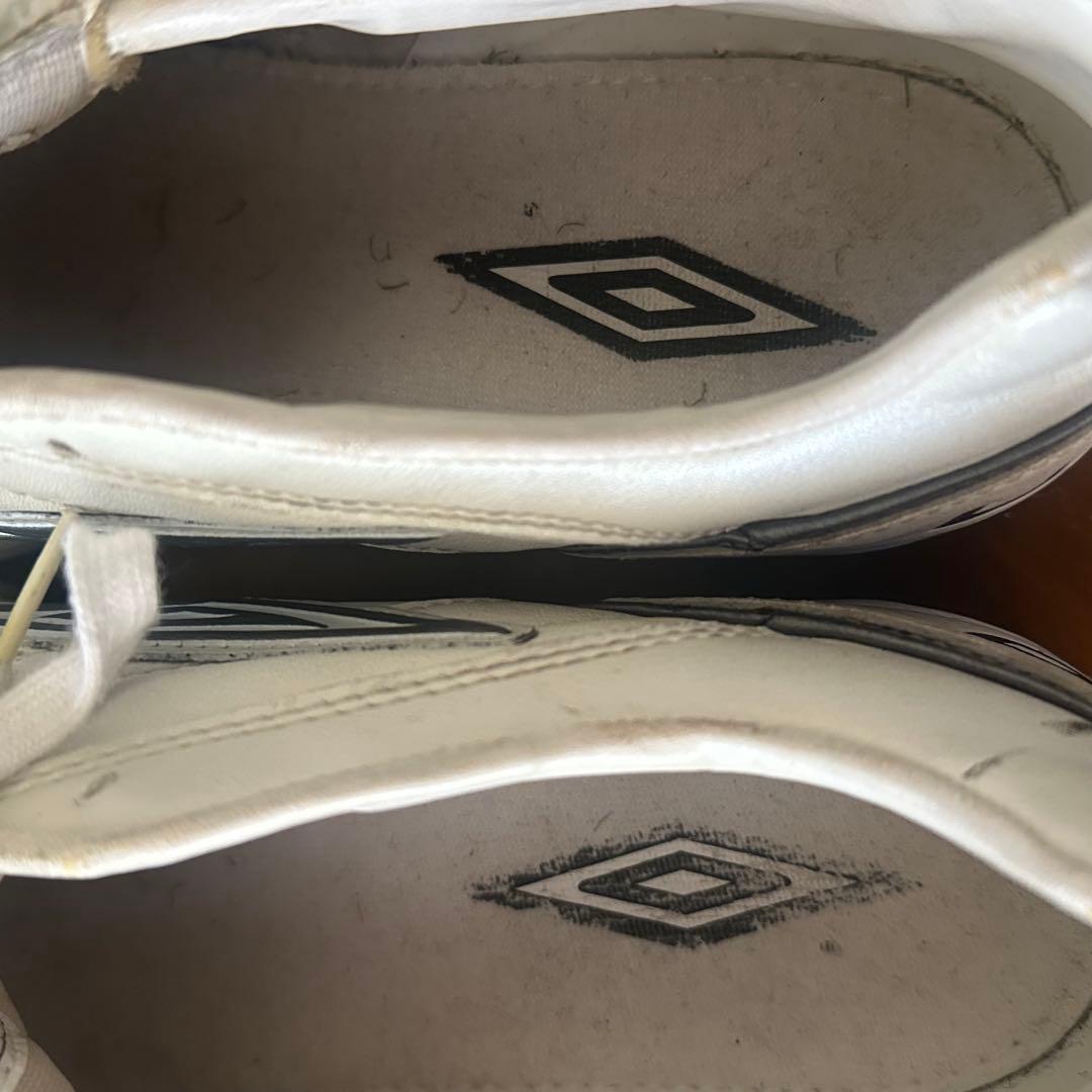 UMBRO アクセレイター 27 サッカートレーニングシューズ