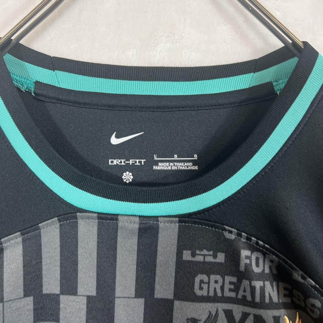 Nike LeBron James × リヴァプールFC Stadium