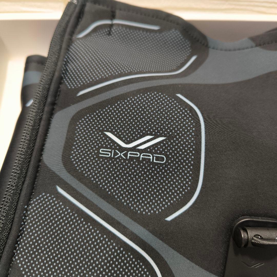 最新型　ほぼ新品　美品　SIXPAD シックスパッド コアベルト2 Sサイズ
