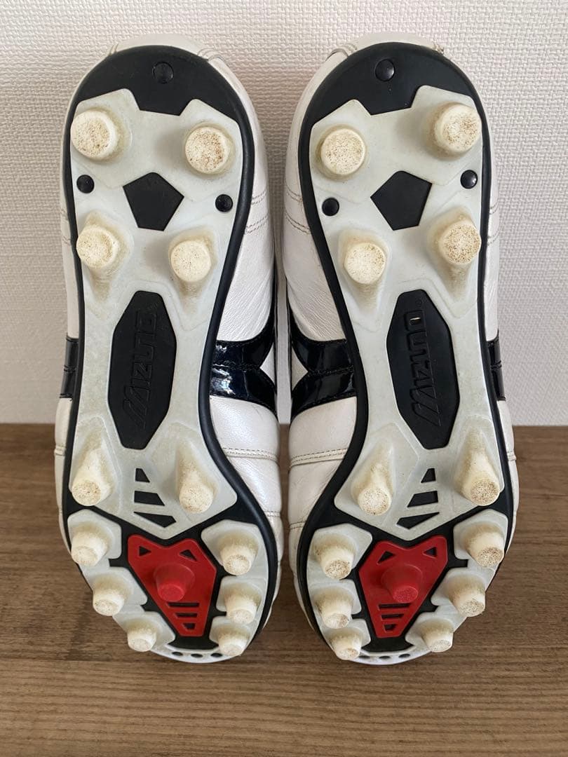 美品 ミズノ モレリア JAPAN 26cm サッカースパイク 白 紐あり