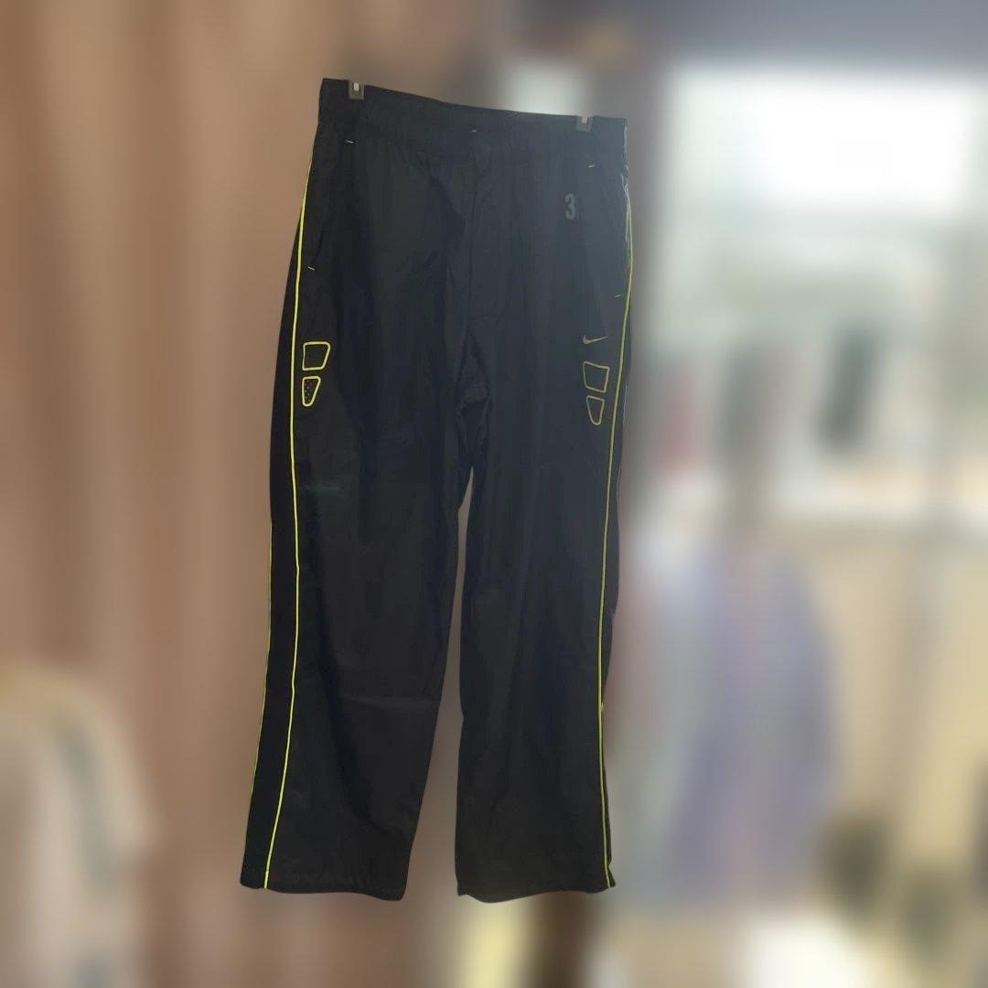 Nike Urawa Red Diamonds ピステ・ウィンドブレーカー