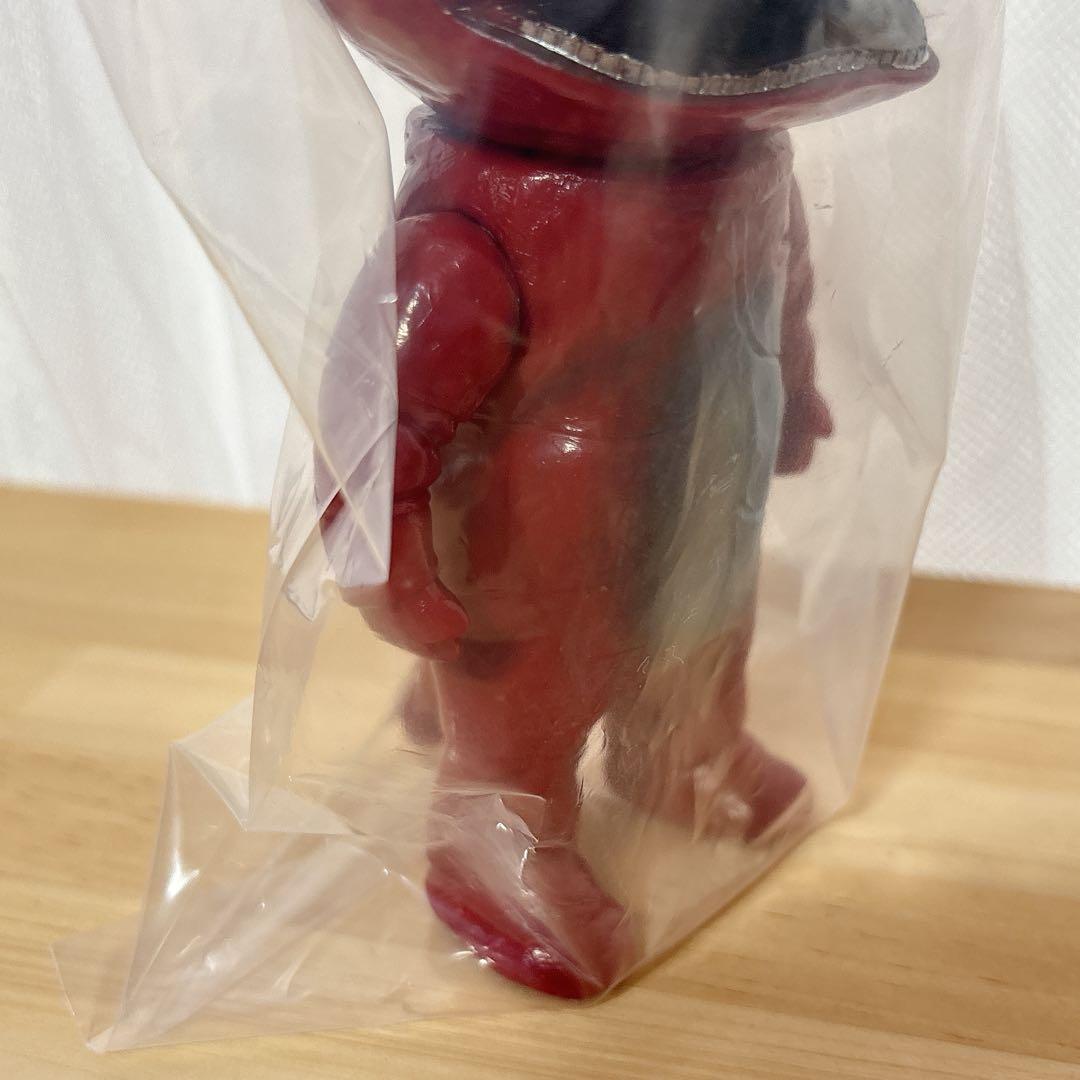 サンガッツ本舗　カネゴン （レッドマン版）ソフビ　未開封新品