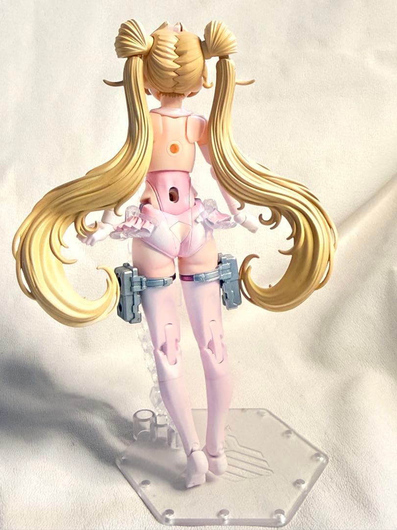 美プラ　メガミデバイス　デザイアメイデン　メディック　コトブキヤ　塗装完成品