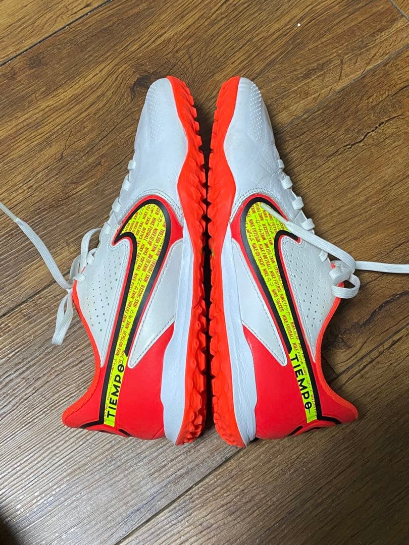 Nike Tiempo フットサルシューズ ホワイト/オレンジ