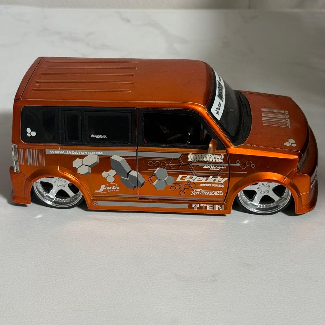 SCION xb サイオン 1/24スケール ミニカー