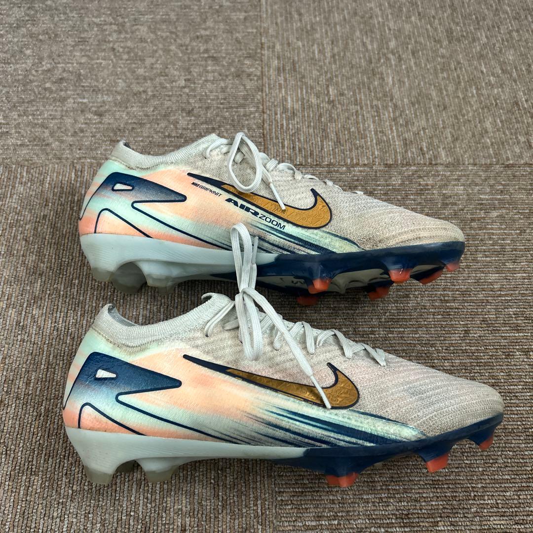 即日発送可能　NIKEマーキュリアルcr7モデル　fg 26.5cm